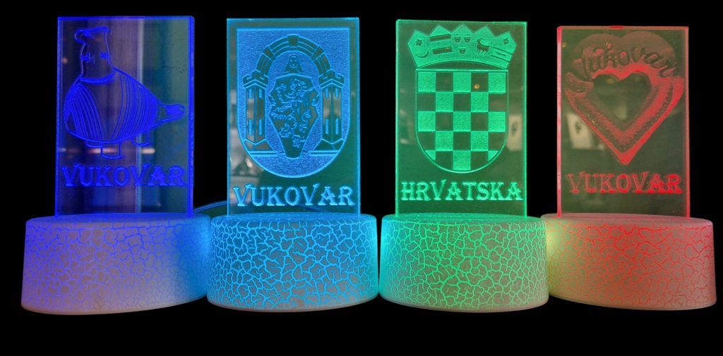 3D LED svjetiljka sa izmjenjivim akrilnim pločicama