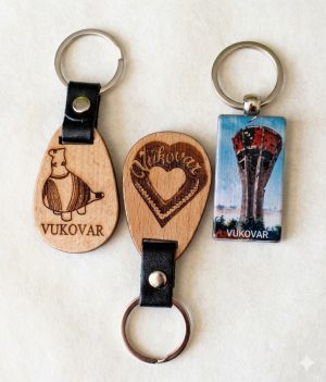 Privjesci drveni Vukovar razni