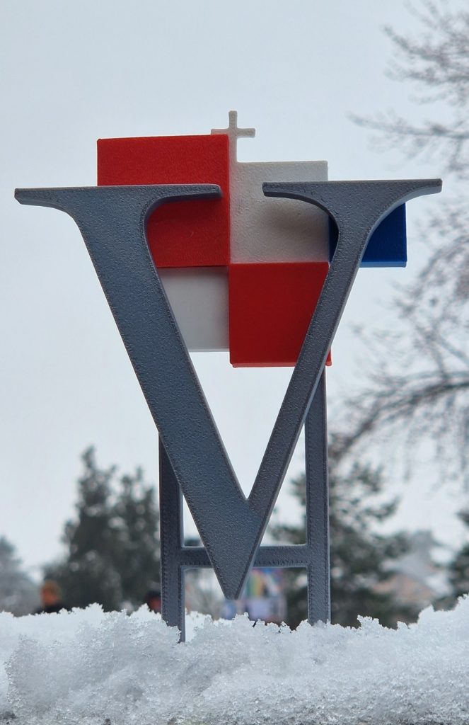 Suvenir maketa replika totema V (Vukovar)