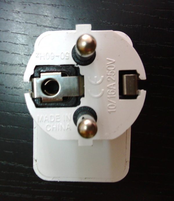 Adapter strujni - utiikač univerzalni dvopolni sa prekidačem – fotografija 3