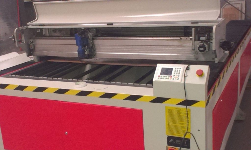 LASER ZA METALE (DO 4 MM) I NEMETALE (do 30mm) – fotografija 2